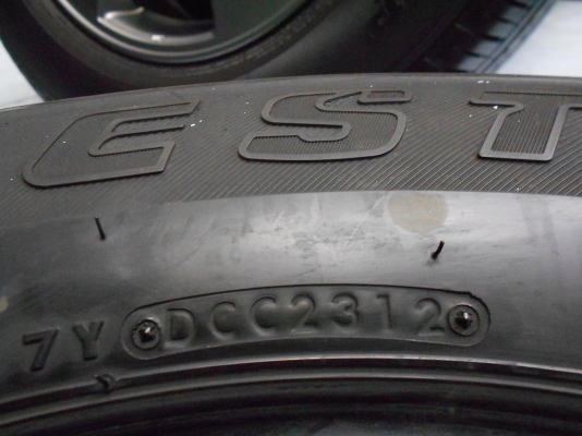 ขายยาง bridestone Dueler 265/65/17 ปี 12 ดอกสวย 1 ชุด/ใส่-ถ่วงฟรีค่ะ