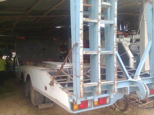 ISUZU TX 165 HP 6BD1 รถหัวยาวหางปลาสิบล้อเพลาเดียว มีหางท้ายลาดขึ้นรถเกี่ยวข้าวครบพร้อมใช้งาน เครื่องแรงดี ภายในเก๋งคอนโซลอยู่ครบ พวงมาลัยเพาเวอร์ ช่วงล่างคัชซีสวยไม่ผุไม่บวม ยางสภาพดี 70\% พร้อมบรรทุกพร้อมใช้งาน เอกสารเล่มทะเบียนครบพร้อมโอน ราคาต่อรองได้ค