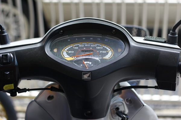 ขาย wave 125R  เดิมสวยๆ กุญแจใหญ่