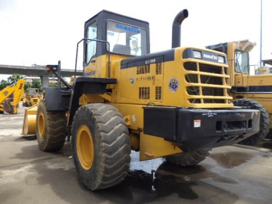 ขายด่วน รถตัก Komatsu WA 300 - 3 พร้อมใช้งาน ขายด่วน รถตัก Komatsu WA 300 - 3 พร้อมใช้งาน