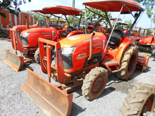 ขายรถแทรคเตอร์ รุ่น L3008 มือสองพร้อม ใบมีดดันดิน+โรตารี่