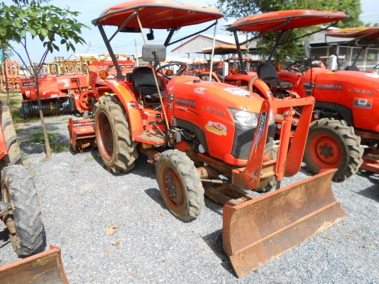 ขายรถแทรคเตอร์ รุ่น L3008 มือสองพร้อม ใบมีดดันดิน+โรตารี่