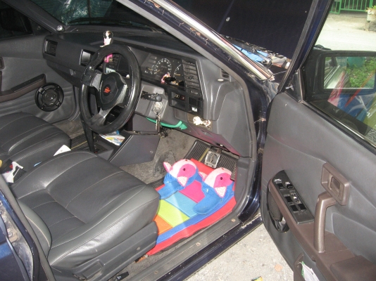 ขายครับNISSAN SENTRA 1500  หัวฉีด กระจกไฟฟ้าติดLPGพร้อมใช้