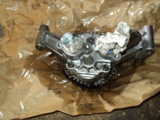 ขายปั้มน้ำมันเครื่อง isuzu 240 270 320