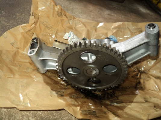 ขายปั้มน้ำมันเครื่อง isuzu 240 270 320 ขายปั้มน้ำมันเครื่อง isuzu 240 270 320