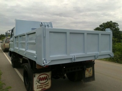 ISUZU 6 ล้อ ดั้ม JCM (ไอ้โบ้) ปี 2538 ยาว 825 ขอบ 16 นิ้ว เครื่อง 6BD = 160 แรง ซัซซี่ SDR320 เดิมสุด ๆ ขับดีมาก ขาย 640,000