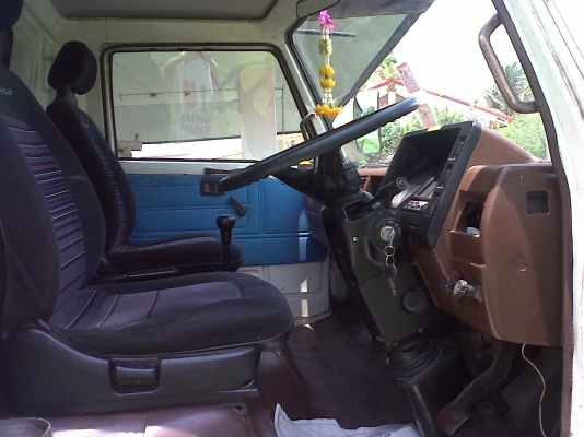 ขาย6ล้อ HINO KM 779 สภาพสวย ยาว 5.5 เมตร พวงมาลัยเพาเวอร์