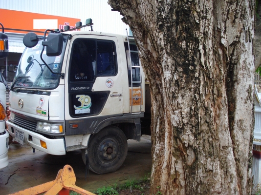 ขายรถบรรทุกฮีโน่ยาว 7 เมตรพร้อมลิฟท์