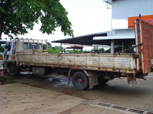 ขายรถบรรทุกฮีโน่ยาว 7 เมตรพร้อมลิฟท์