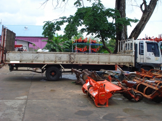 ขายรถบรรทุกฮีโน่ยาว 7 เมตรพร้อมลิฟท์