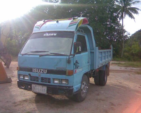 ขายรถ 6 ล้อดั้ม ISUZU NKR 88 แรงม้า รถพร้อมใช้งาน