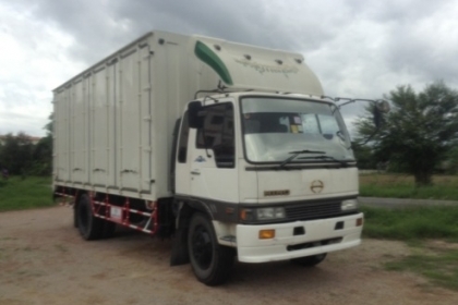 Hino Hi-Tech 6 ล้อตู้ ใช้งานน้อยมาก 10 บาน เครื่อง 195 HP. ยาว 6 เมตร ปี48. FD3H สภาพสวยพร้อมใช้งาน ไม่มีเสากลาง 850,000