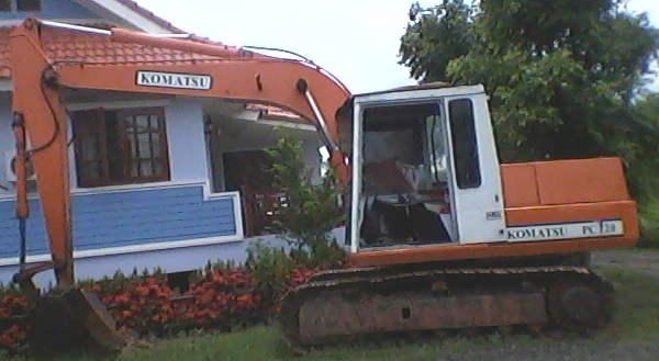 KOMATSU PC 120-3 รถบอดี้สวยพร้อมใช้งาน เครื่องยนต์ ISUZU 6BD1 ใช้งานดีประหยัดน้ำมัน แห้งดีแรงดีไม่เยิ้ม ปั๊มเดิมทำงานเร็วดี ภายในเก๋งคอนโทรลยาวใช้งานได้คล่องตัวไม่มีปัญหา ช่วงล่างดีโรลเลอร์ 7 ลูก โซ่บูทใบแทรกประมาณ 60\% เอกสารสัญญาซื้อขาย ราคาต่อรองได้ครับ