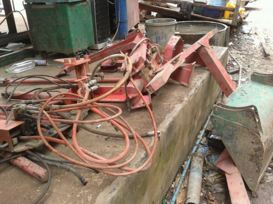 ขาย KUBOTA  L1-205  2เพลา เครื่องไดเร็ก 3 สูบพวงมาลัยเพาเวอร์  กำลังติดชุดตัก