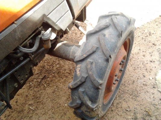 ***ขายแล้วครับขอบคุณ Truck2hand ขาย รถไถน้อย 2เพลา KUBOTA L2808 28HP สภาพสวยๆ แห้งๆ เครื่องดีติดง่ายแห้งดีไม่มีเยิ้ม ชั่วโมงทำงาน 3,xxx ยางดี4เส้น พร้อมอุปกร์2ชิ้น โรตารี่(เก่านอก) 1.50ม. และผาน5 ปกติใช้แต่งานตัวเอง สภาพสวยๆ เอกสารเล่มทะเบียนพร้อม ราคาต่อ