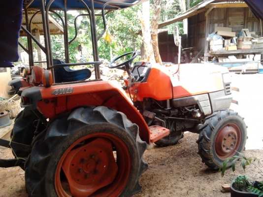 ***ขายแล้วครับขอบคุณ Truck2hand ขาย รถไถน้อย 2เพลา KUBOTA L2808 28HP สภาพสวยๆ แห้งๆ เครื่องดีติดง่ายแห้งดีไม่มีเยิ้ม ชั่วโมงทำงาน 3,xxx ยางดี4เส้น พร้อมอุปกร์2ชิ้น โรตารี่(เก่านอก) 1.50ม. และผาน5 ปกติใช้แต่งานตัวเอง สภาพสวยๆ เอกสารเล่มทะเบียนพร้อม ราคาต่อ