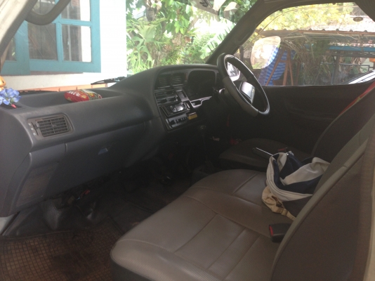 ขายรถตู้ Toyota Hiace หัวจรวด