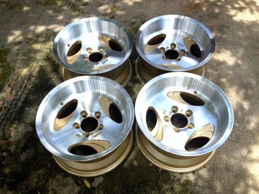 ขายล้อ Enkei ขอบ 15x7.5 ET-15 5/114.3 ลายสวยๆ ออฟลึก 3 นิ้วครับ ขายล้อ Enkei ขอบ 15x7.5 ET-15 5/114.3 ลายสวยๆ ออฟลึก 3 นิ้วครับ