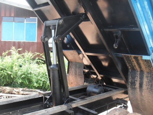 ขายรถบรรทุก 6 ล้อดั๊ม