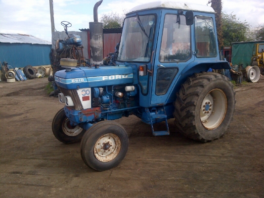 รถลงแล้ววันนี้ 10 ส.ค. 56 ฟอร์ด 6610 เกียร์มือ มีห้องเก๋ง