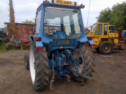 รถลงแล้ววันนี้ 10 ส.ค. 56 ฟอร์ด 6610 เกียร์มือ มีห้องเก๋ง