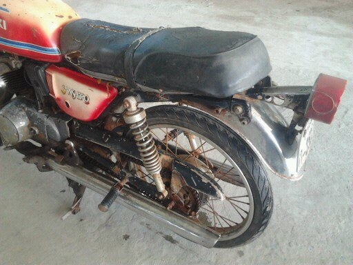 ขาย SUZUKI GT ( SANSHIRO ) 125 เครื่อง SUZUKI K 125 แจ้งลงเล่มแล้วเรียบร้อย มีทะเบียน พร้อมชุดโอน เลขโครง เลขเครื่องตรง เอกสาร ครบ ครับ