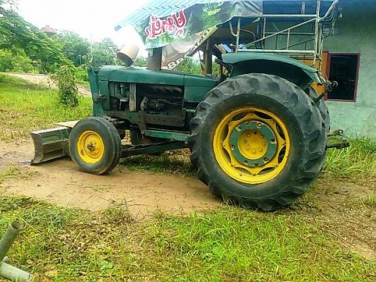 ขาย..รถไถ จอห์นเดียร์ JOHN DEER 2130 อุปกรณ์มีใบดันหน้า และผาน 2 รถมียางสวยแบบเต็ม ๆ.