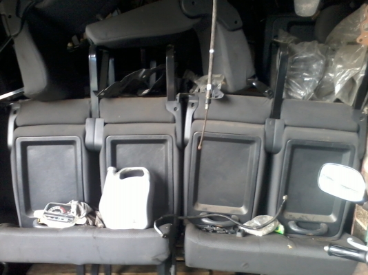 เบาะรถตู้ไอ้โม่ง จำนวนมาก ชุดละ 3,500 บาท