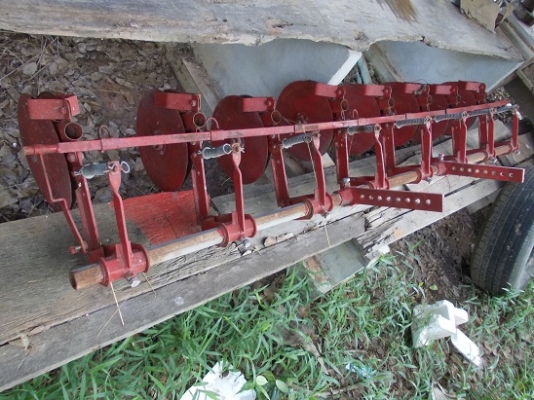 เพื่อนฝากประกาศ ขายชุดเครื่องหยอดเมล็ดพันธ์ ตามรูป