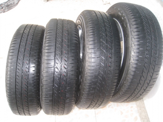 ขายล้อแม็ก Honda jazz ป้ายแดง 15"x5.5" et45 4รู100 + ยาง Goodyear gt3 175/65r15 ปี 1113  สนใจติดต่อ เล็กคลองสาม (081-3747940)