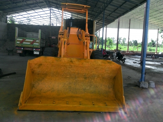 ขายรถตัก KOMATSU W-70 เอวอ่อน สวย สภาพพร้อมใช้งาน