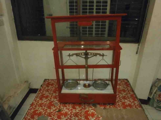 ขายตาชั่งทองโบราณตามรูป ครบชุด พร้อมตู้ เดิมๆ สวยๆ