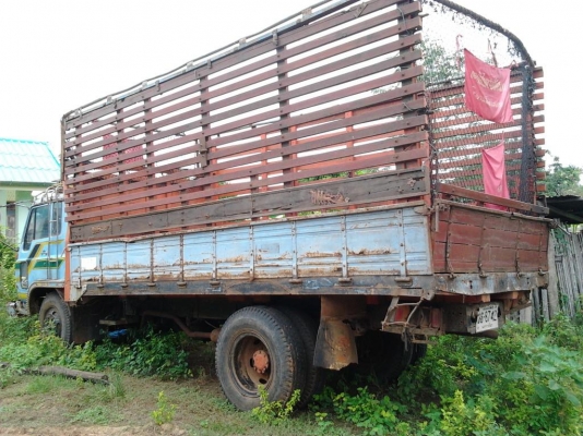 ขาย 6ล้อใหญ่คัสซีใหญ่ๆ8นิ้วเต็ม ช่วงล่างตู้มๆ ISUZU JCR420 เครื่อง6BD1 165HP อึด ทน ไม่จุกจิก ช่วงล่างใหญ่เฟืองท้ายFUSO  คัสซีสวยไม่ผุไม่ดาม มีบวมซับในนิดหน่อยช่วงปลายบริเวณช่วงล้อหลัง มีร้าว2นิ้วตรงกลางตัวด้านซ้าย คัสซีปลายใหญ่ไม่เรียว มีสโลวกลาง กระบะคอ