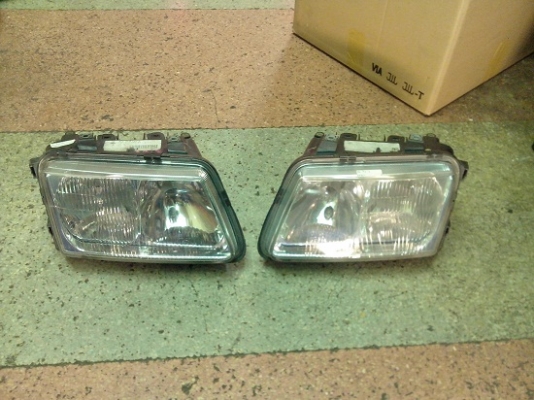 ขายไฟหน้า AUDI A3 แท้เก่า สภาพสวย