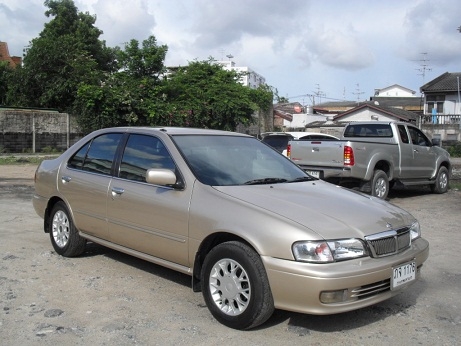 SUNNY รุ่นไฟท้ายขาวแดง พร้อมใช้ สภาพดีมาก ไม่ผิดหวังแน่นอน