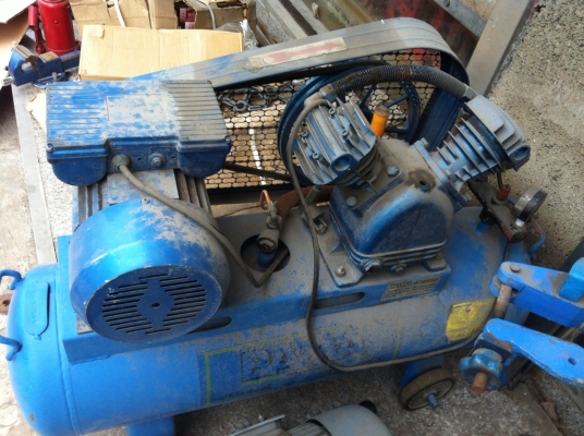 ขายปั๊มลมมือสองพร้อมมอเตอร์  ขายตามสภาพ  60 ลิตร