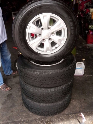 ขายแม๊กไทรทรันพร้อมยาง ปี 2012 ครับ ใช้ได้อีกนาน 245 /70/ 16