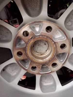 ขายแม๊กไทรทรันพร้อมยาง ปี 2012 ครับ ใช้ได้อีกนาน 245 /70/ 16