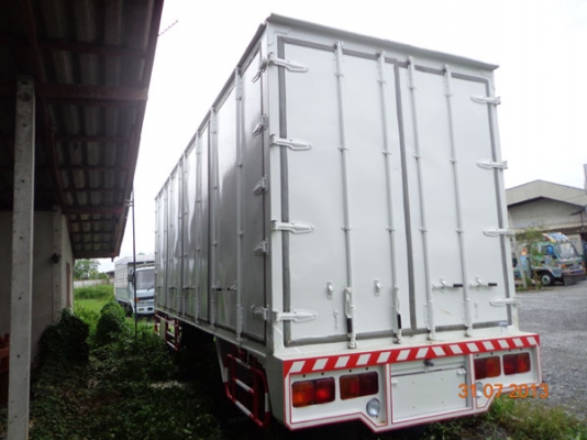 ตู้แห้ง 10 บาน  ใส่รถ10 ล้อ 1 เพลา ยาว 7.50 ม. ไม่มีเสากลาง สภาพสวยมาก พร้อมใช้