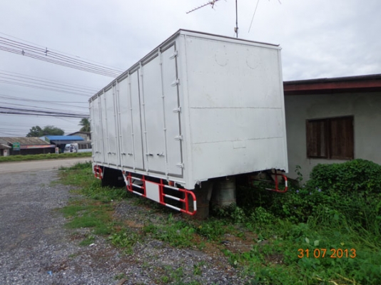 ตู้แห้ง 10 บาน  ใส่รถ10 ล้อ 1 เพลา ยาว 7.50 ม. ไม่มีเสากลาง สภาพสวยมาก พร้อมใช้