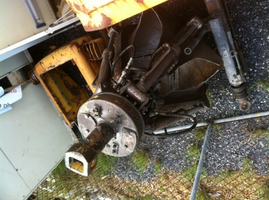 บัวคีบเหล็กหมุนได้