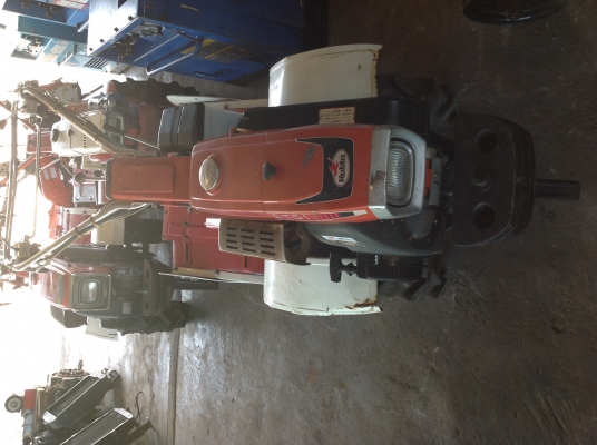 ขายรถไถพรวนดินแบบเดินตามเก่าญี่ปุ่นยี่ห้อ Robin รุ่นST 51 ขนาด 7.5 แรงม้า สตาร์ดกุญแจได้เครื่องเบนซิลสภาพโครตสวยพร้อมใช้งานทันที