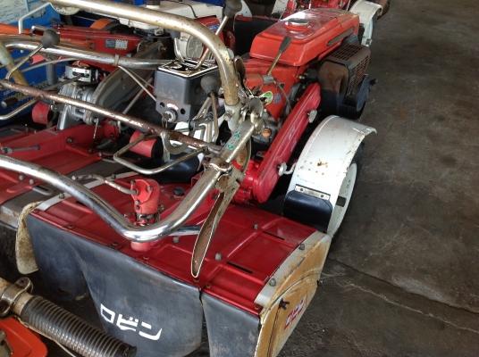 ขายรถไถพรวนดินแบบเดินตามเก่าญี่ปุ่น ยี่ห้อ Robin รุ่น ST 60 ขนาด 8.5 แรงม้า สภาพสวยมาก พร้อมใช้งาน