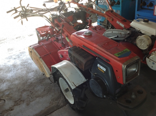 ขายรถไถพรวนดินแบบเดินตามเก่าญี่ปุ่น ยี่ห้อ Robin รุ่น ST 60 ขนาด 8.5 แรงม้า สภาพสวยมาก พร้อมใช้งาน