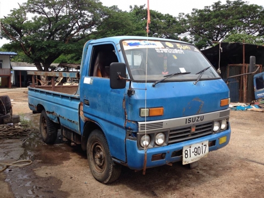ขายรถ 4 ล้ออีซูซุ TL เครื่อง 85 แรง