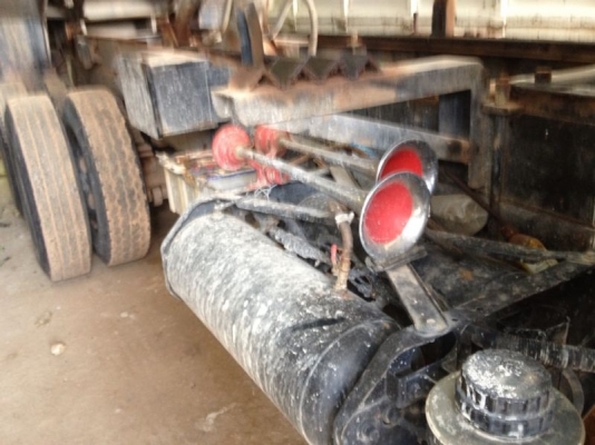 รถฮีโน่ 10 ล้อดั้ม  320 แรงม้า ปี 46 ( มีขาย 2 คัน )  สนใจติดต่อ 081 - 6079515