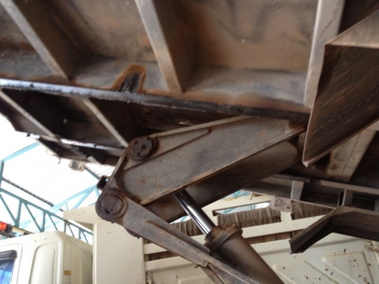 รถฮีโน่ 10 ล้อดั้ม  320 แรงม้า ปี 46 ( มีขาย 2 คัน )  สนใจติดต่อ 081 - 6079515