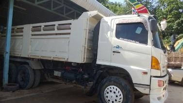 รถฮีโน่ 10 ล้อดั้ม  320 แรงม้า ปี 46 ( มีขาย 2 คัน )  สนใจติดต่อ 081 - 6079515