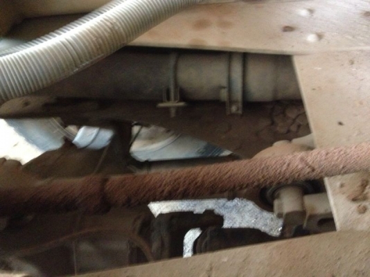 รถฮีโน่ 10 ล้อดั้ม  320 แรงม้า ปี 46 ( มีขาย 2 คัน )  สนใจติดต่อ 081 - 6079515