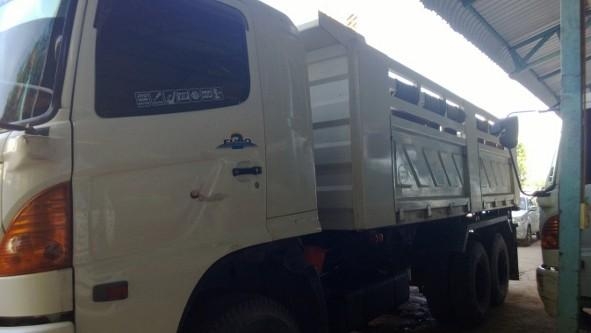 รถฮีโน่ 10 ล้อดั้ม  320 แรงม้า ปี 46 ( มีขาย 2 คัน )  สนใจติดต่อ 081 - 6079515